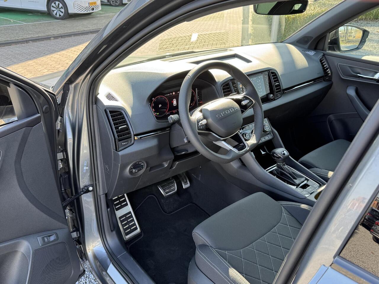 Skoda Karoq 1.5 TSI DSG Sportline Blackstyle (Camera,Virtual,Acc)