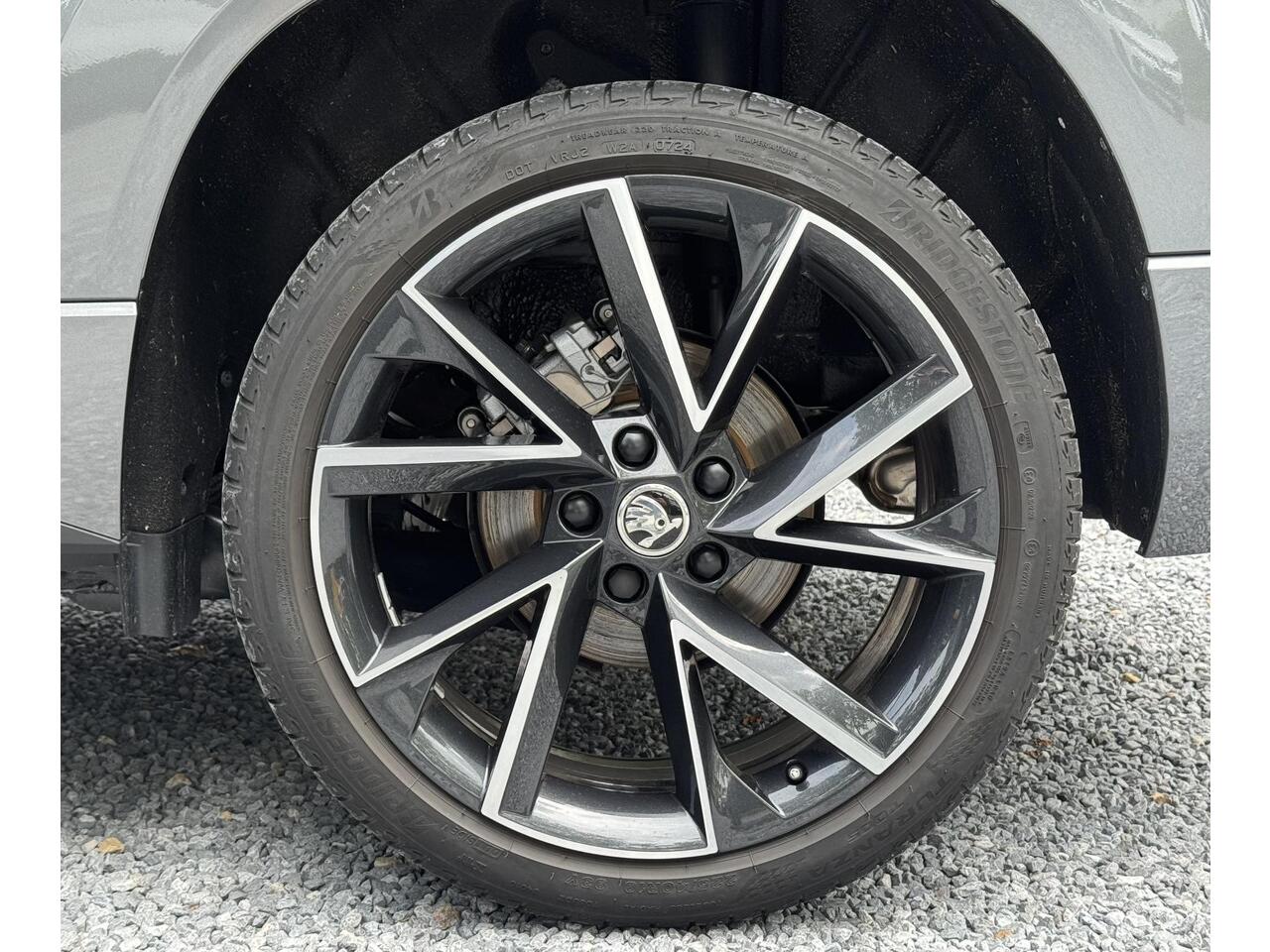 Skoda Karoq 1.5 TSI DSG Sportline Blackstyle (Camera,Virtual,Acc)