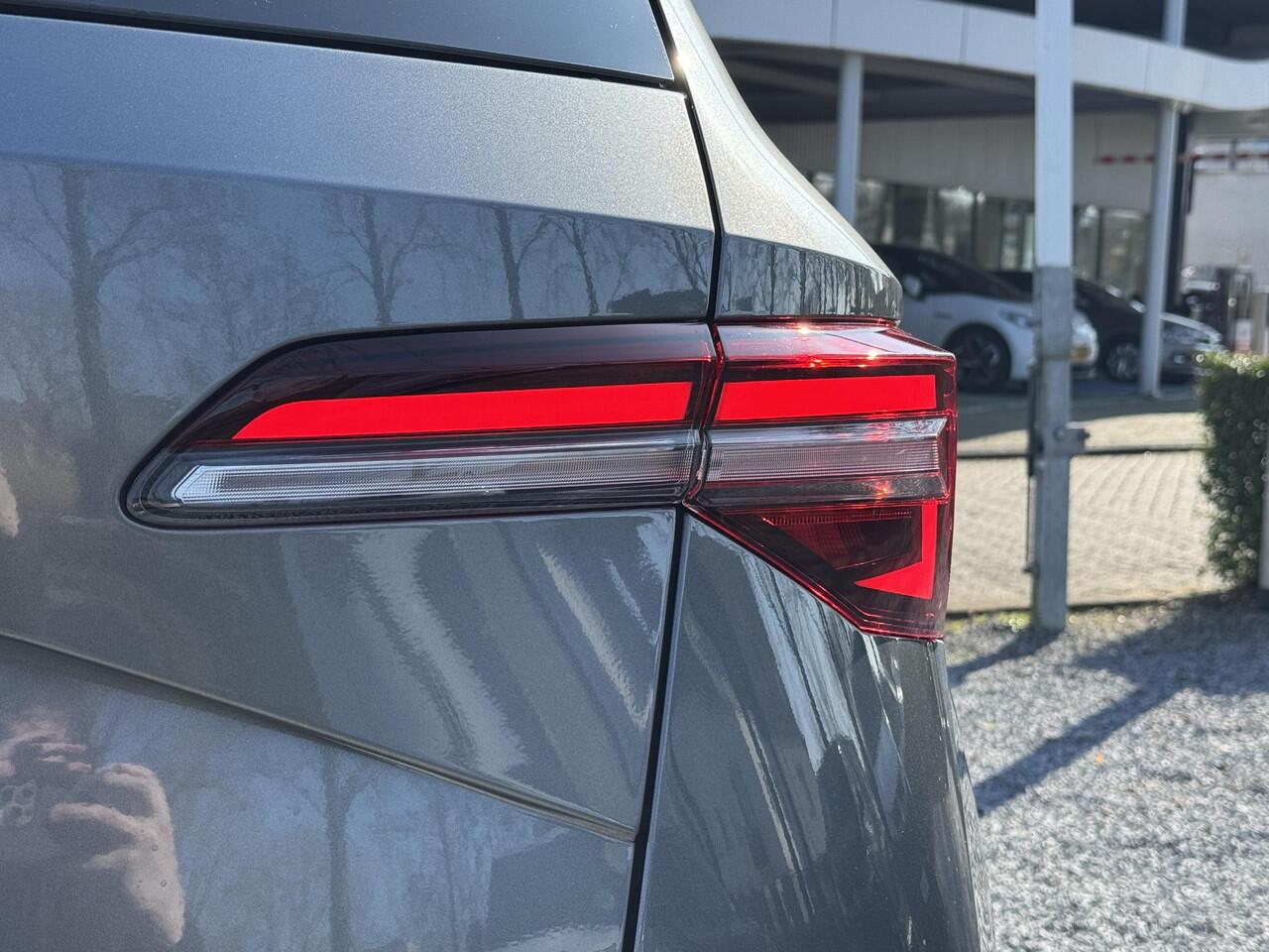 Skoda Karoq 1.5 TSI DSG Sportline Blackstyle (Camera,Virtual,Acc)