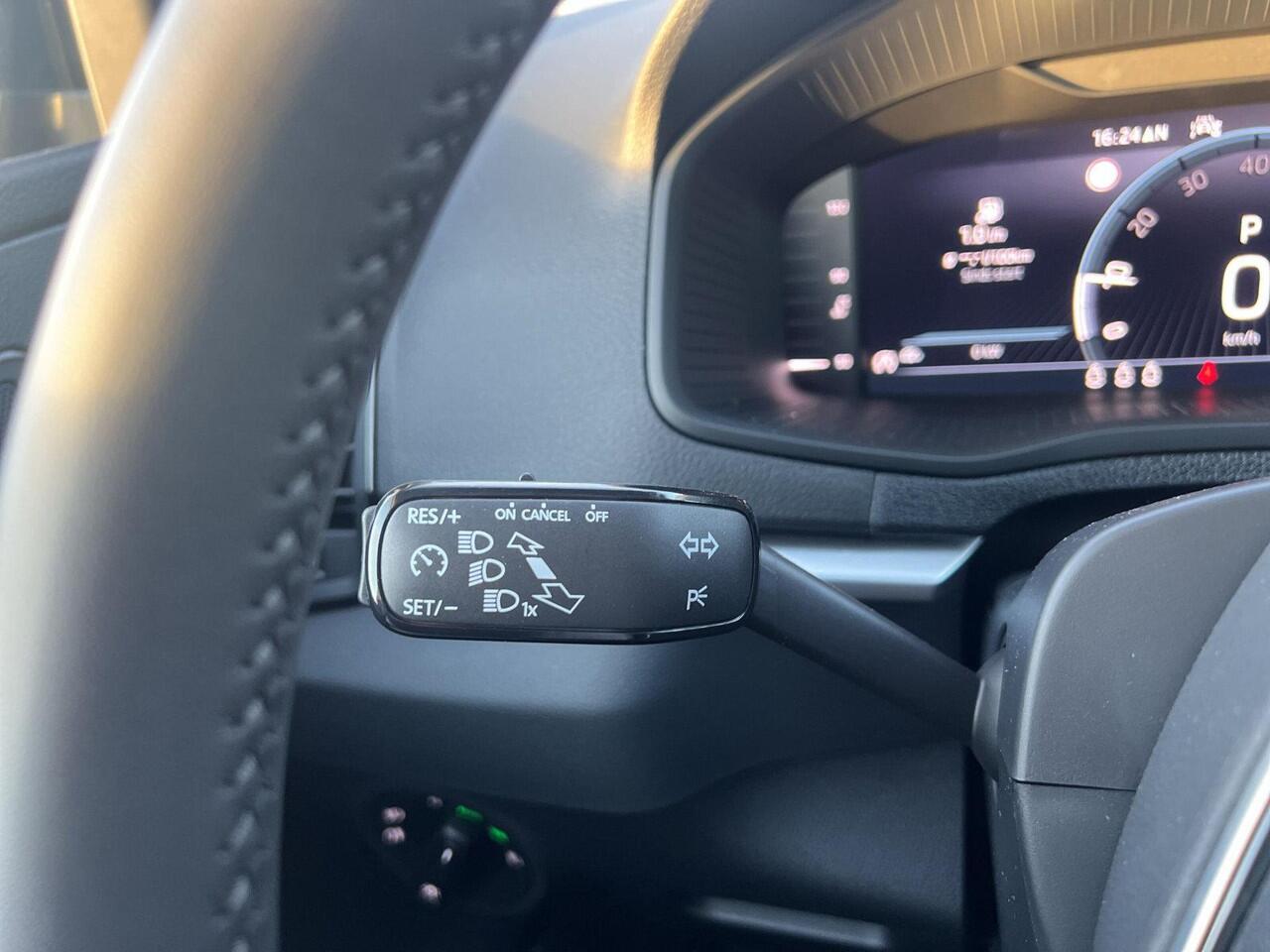 Skoda Karoq 1.5 TSI ACT Business Edition | LED | A. Camera | Cruise | Navi