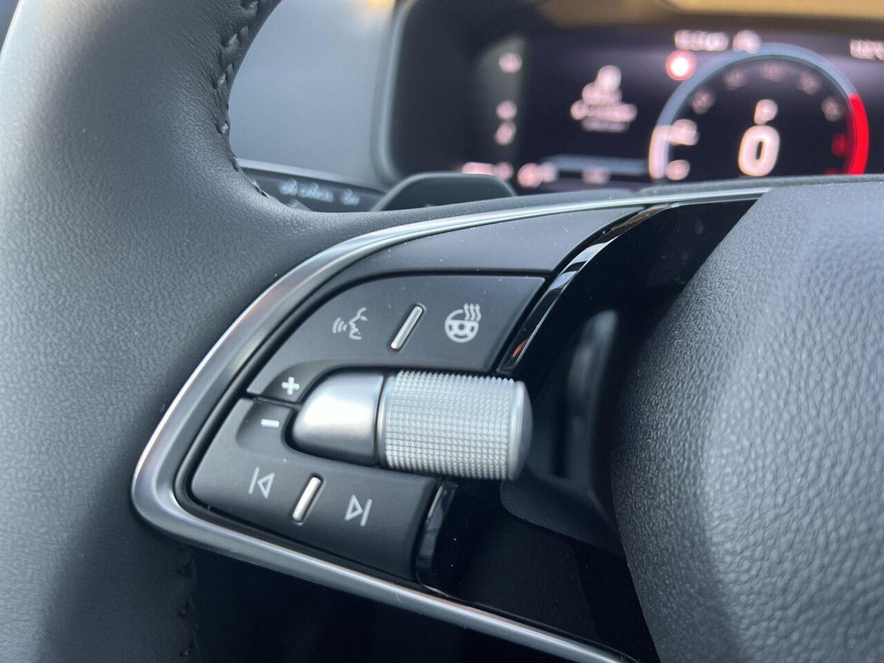 Skoda Karoq 1.5 TSI ACT Business Edition | LED | A. Camera | Cruise | Navi