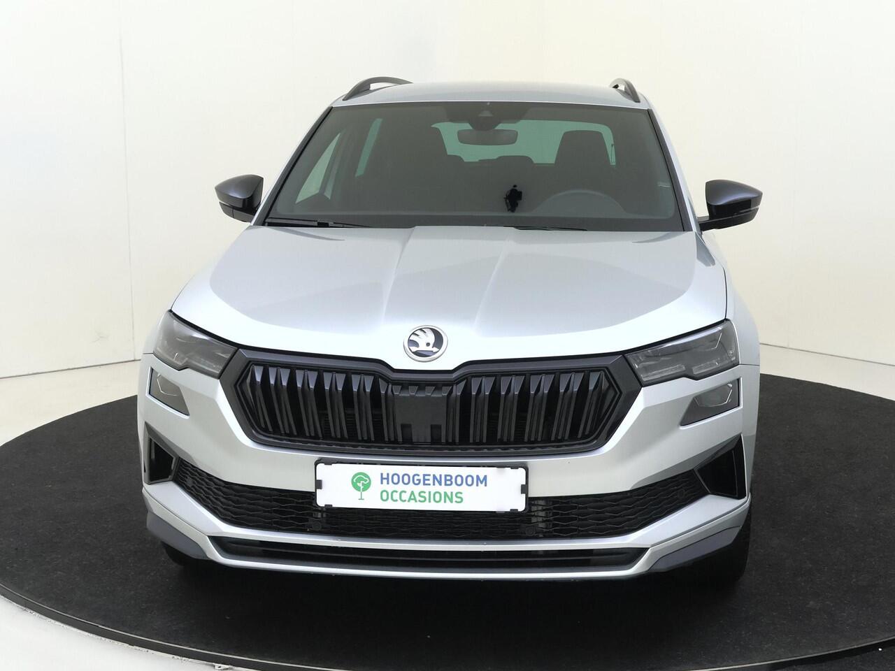 Skoda Karoq 1.5 TSI ACT Sportline Business | Trekhaak | Achteruitrijcamera | Keyless | Adaptieve cruise control | CarPlay | Digital cockpit | Navigatie |