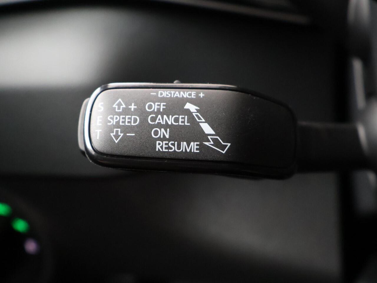 Skoda Karoq Sportline Business 1.5 TSI 150 PK 7 versn DSG | Automaat | Adaptieve Cruise Control | Panorama dak |