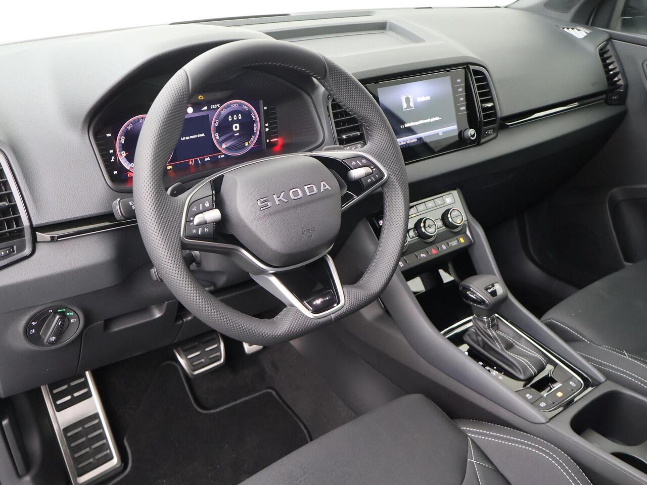 Skoda Karoq Sportline Business 1.5 TSI 150 PK 7 versn DSG | Automaat | Adaptieve Cruise Control | Panorama dak |