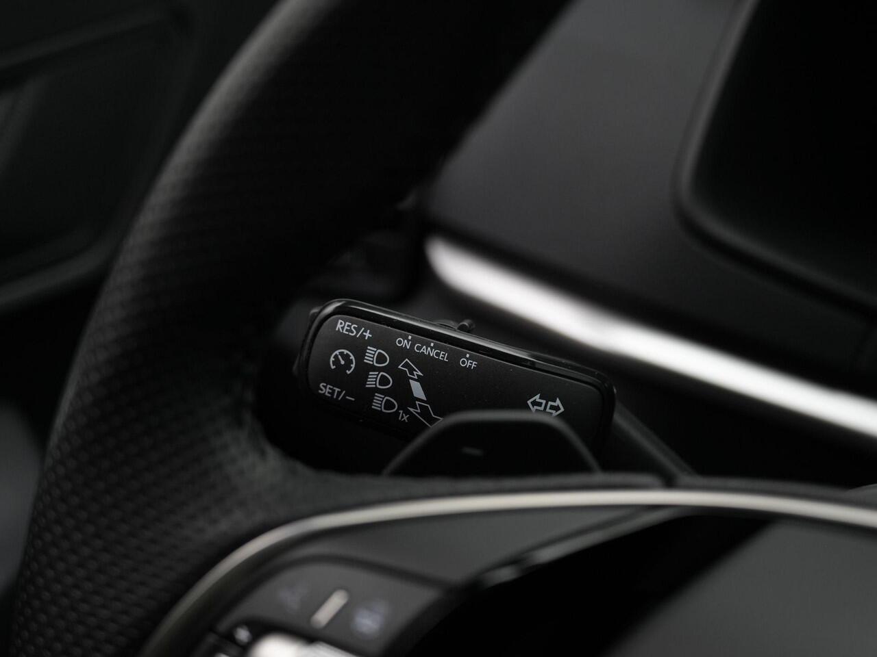 Skoda Karoq 1.5 TSI ACT 150 pk DSG Business Edition | Stuur-/stoelverwarming | Achteruitrijcamera | Carplay | Virtual Cockpit