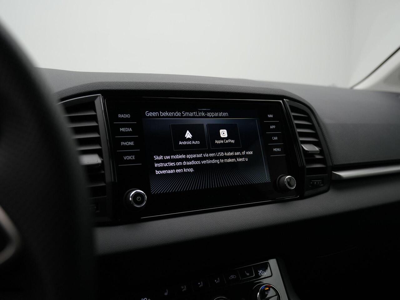 Skoda Karoq 1.5 TSI ACT 150 pk DSG Business Edition | Stuur-/stoelverwarming | Achteruitrijcamera | Carplay | Virtual Cockpit