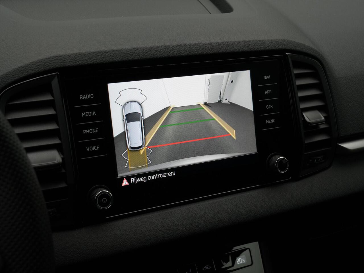 Skoda Karoq 1.5 TSI ACT 150 pk DSG Business Edition | LED | Stoelverwarming | Achteruitrijcamera | Keyless | Apple Carplay/Android Auto