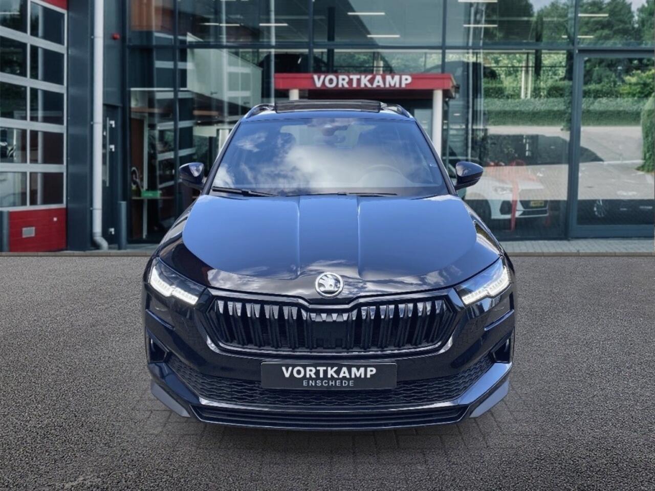 Skoda Karoq 1.5 TSI DSG SPORTLINE PANO-DAK/TREKHAAK/CAMERA/CARPLAY/ACC/STOELVERW