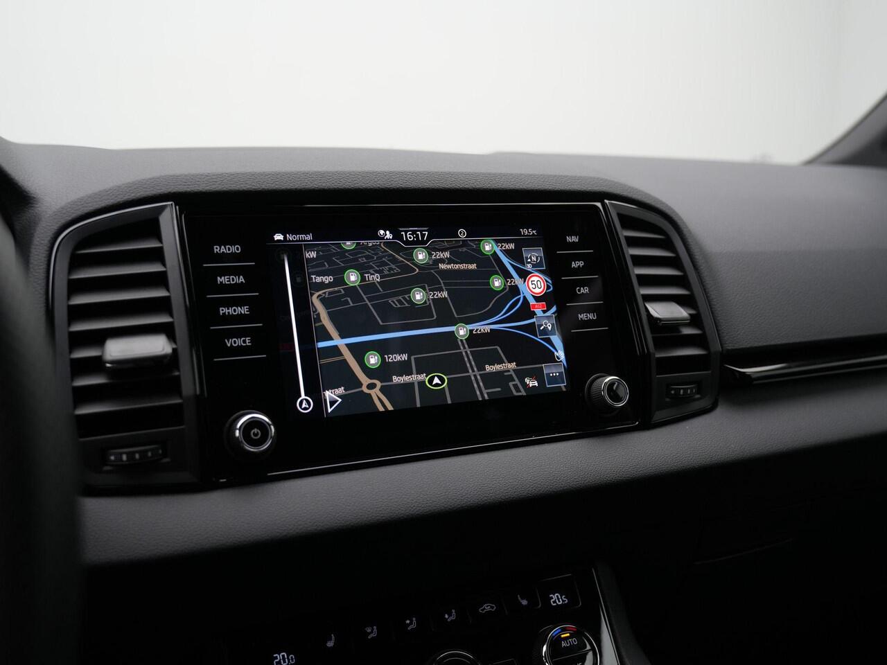 Skoda Karoq 1.5 TSI ACT 150 pk DSG Sportline Business | Canton | Stuur-/stoelverwarming | Achteruitrijcamera | Navigatie | Adaptive Cruise