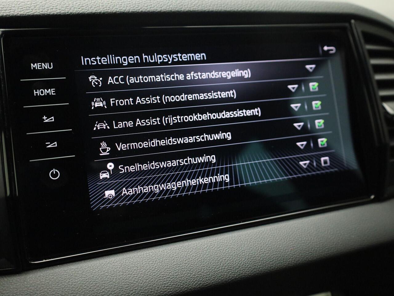 Skoda Karoq 1.5TSI/150PK ACT Sportline DSG · Navigatie · Trekhaak · Apple/Android Car Play · Camera · Garantie tot maart 2029 of 60000km.