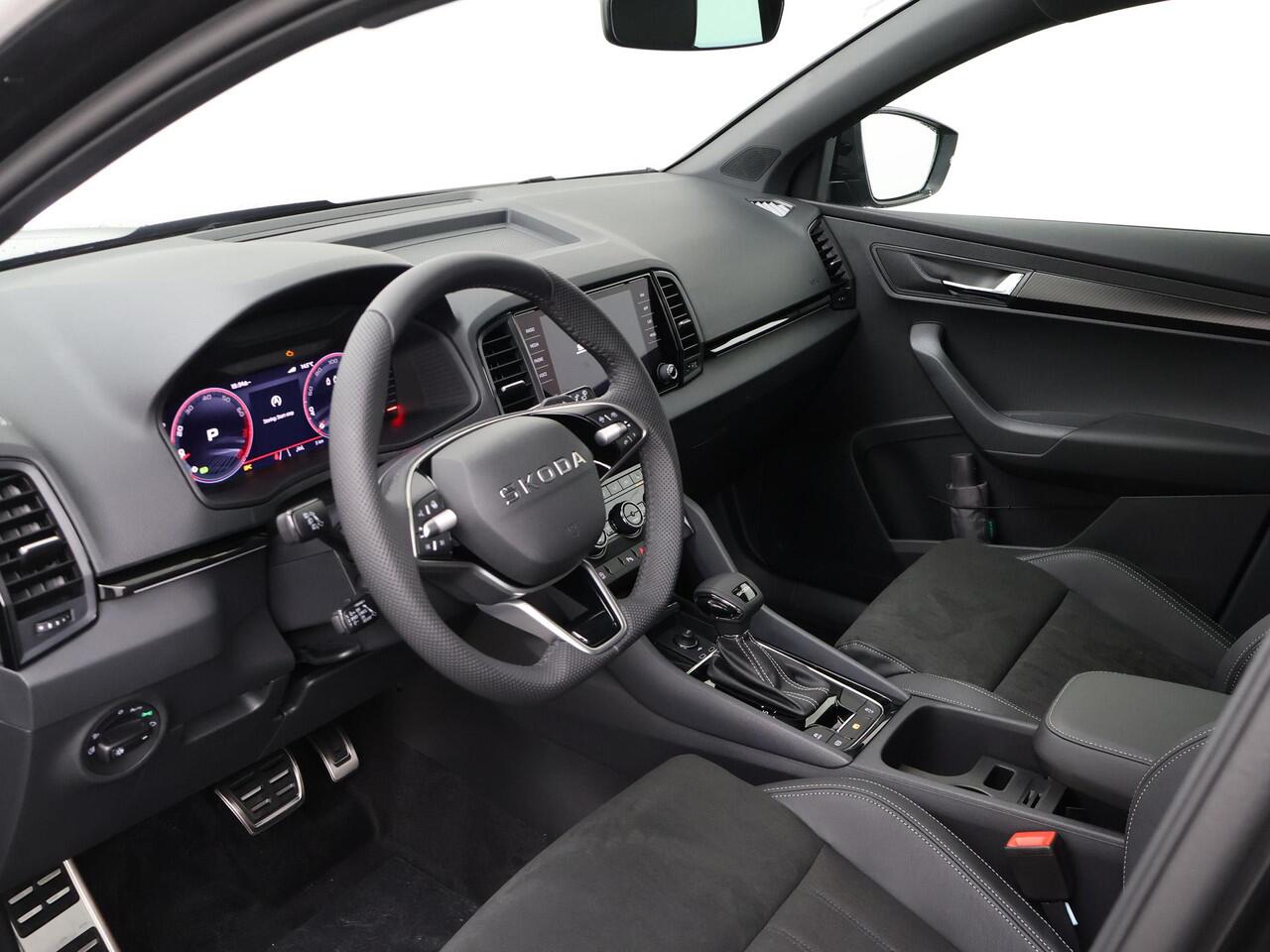 Skoda Karoq Sportline Business 1.5 TSI 150 PK DSG | Automaat | Trekhaak | Sportline lounge interieur | Elektrische achterklep |