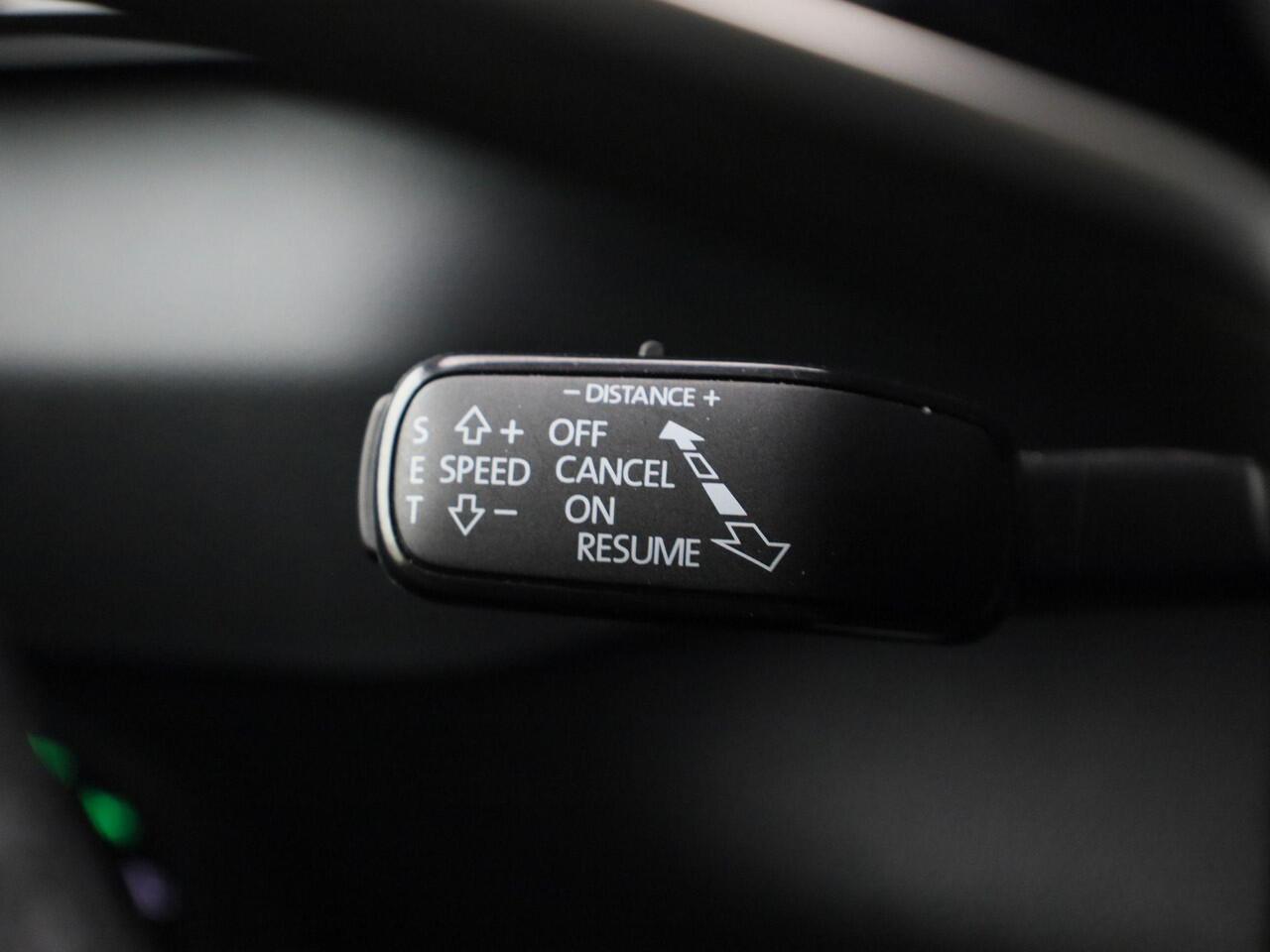 Skoda Karoq 1.5TSI/150PK ACT Sportline DSG · Navigatie · Trekhaak · Apple/Android Car Play · Camera · Garantie tot maart 2029 of 60000km.