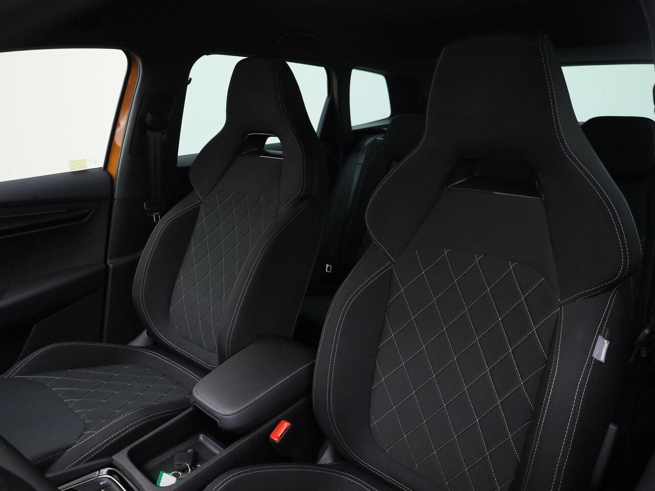 Skoda Karoq 1.5TSI/150PK ACT Sportline DSG · Navigatie · Trekhaak · Apple/Android Car Play · Camera · Einde garantie 11-03-2029 of 60000km.