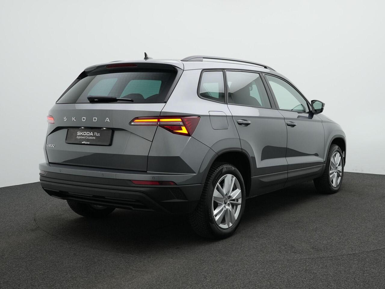 Skoda Karoq 1.5 TSI ACT 150 pk DSG Business Edition | LED | Stoelverwarming | Achteruitrijcamera | Keyless | Apple Carplay/Android Auto