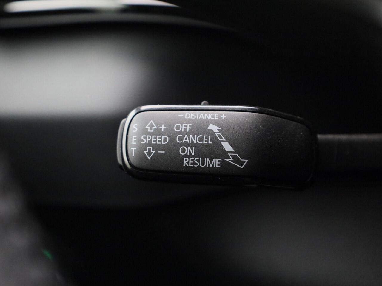 Skoda Karoq 1.5TSI/150PK ACT Sportline DSG · Navigatie · Trekhaak · Apple/Android Car Play · Camera · Garantie tot maart 2029 of 60000km.