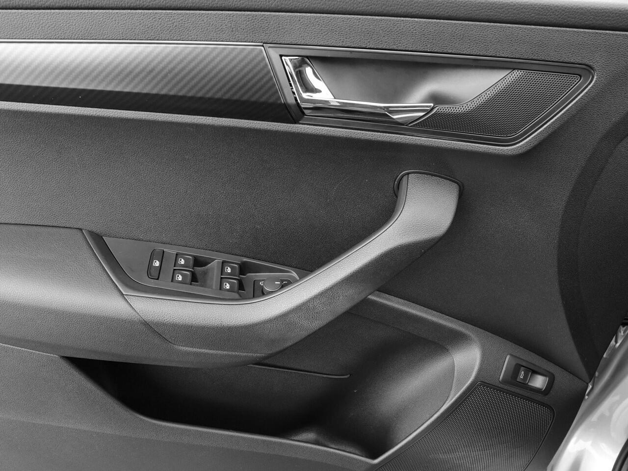 Skoda Karoq 1.5TSI/150PK DSG ACT Sportline · Camera · Elek. Trekhaak · Elek. Achterklep · Apple/Android Car Play · Navigatie · 18'' Inch · Garantie t/m 27-02-2029 of 60.000km