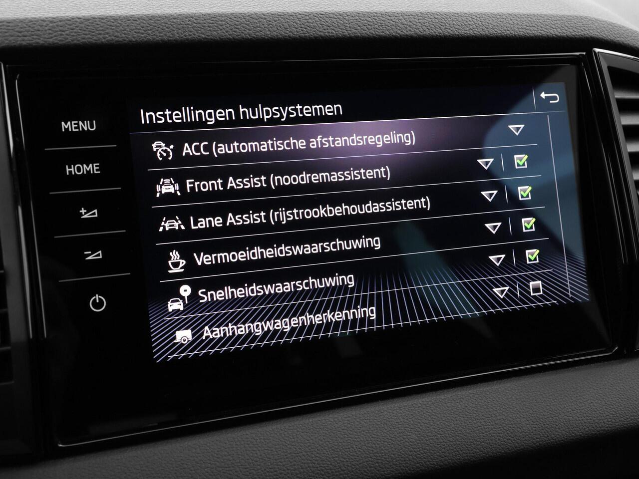 Skoda Karoq 1.5TSI/150PK DSG ACT Sportline · Camera · Elek. Trekhaak · Elek. Achterklep · Apple/Android Car Play · Navigatie · 18'' Inch · Garantie t/m 27-02-2029 of 60.000km