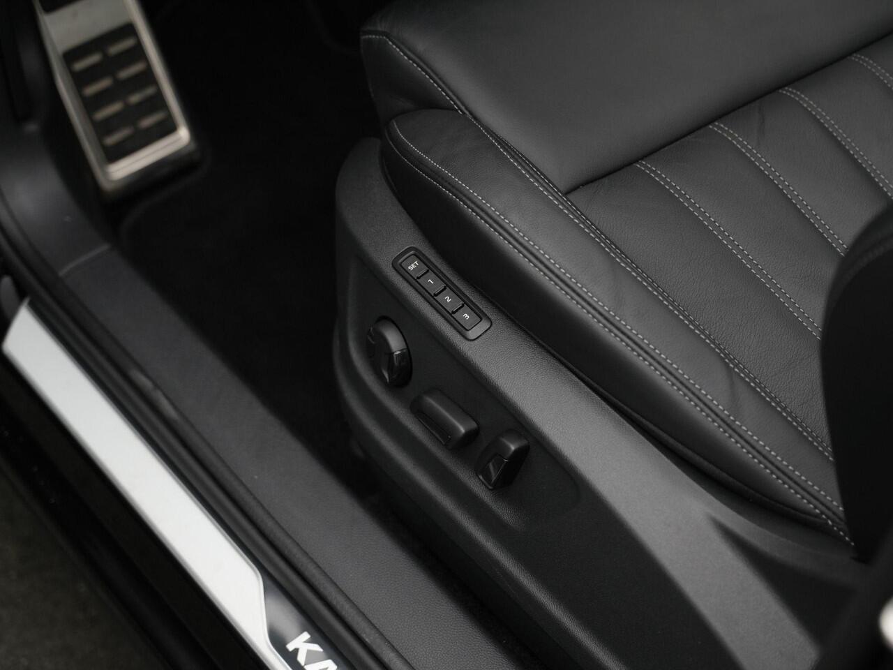 Skoda Karoq 1.5 TSI ACT 150 pk DSG Sportline | Panoramadak | Leder | Geheugenstoelen | Adaptief onderstel | Matrix LED | Stuur-/achterbankverwarming | Achteruitrijcamera