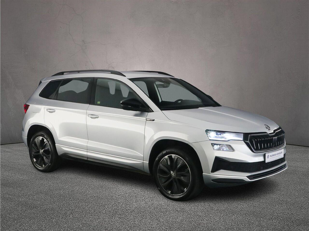 Skoda Karoq Sportline Business 1.5 TSI 150pk DSG Automaat Trekhaak, Adaptive cruise control, Achteruitrijcamera, Elektrische achterklep, LED matrix koplampen