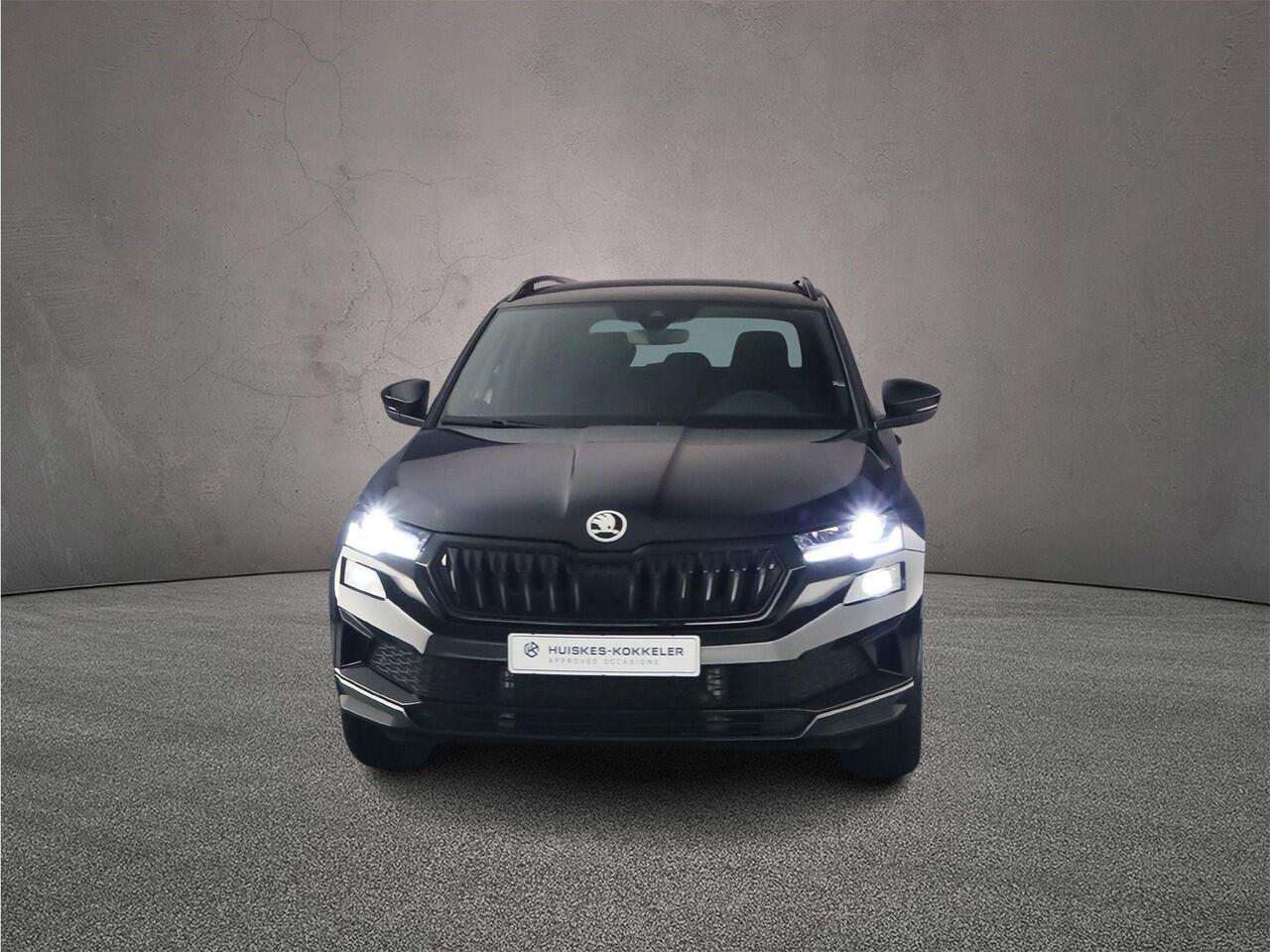 Skoda Karoq Sportline Business 1.5 TSI 150pk DSG Automaat Trekhaak, Adaptive cruise control, LED matrix koplampen, Navigatie, Achteruitrijcamera, Elektrische achterklep