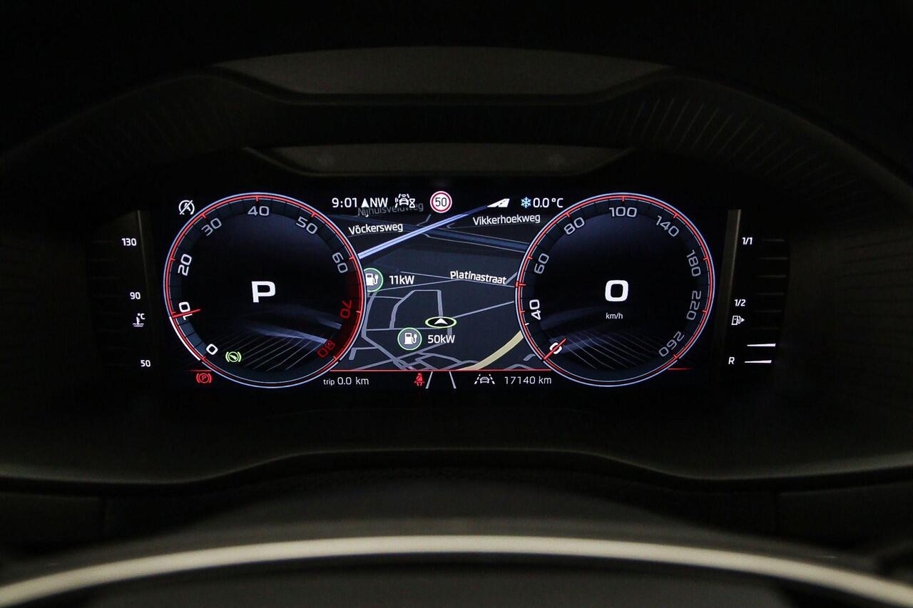 Skoda Karoq Sportline Business 1.5 TSI 150pk DSG Automaat Trekhaak, Adaptive cruise control, LED matrix koplampen, Navigatie, Achteruitrijcamera, Elektrische achterklep