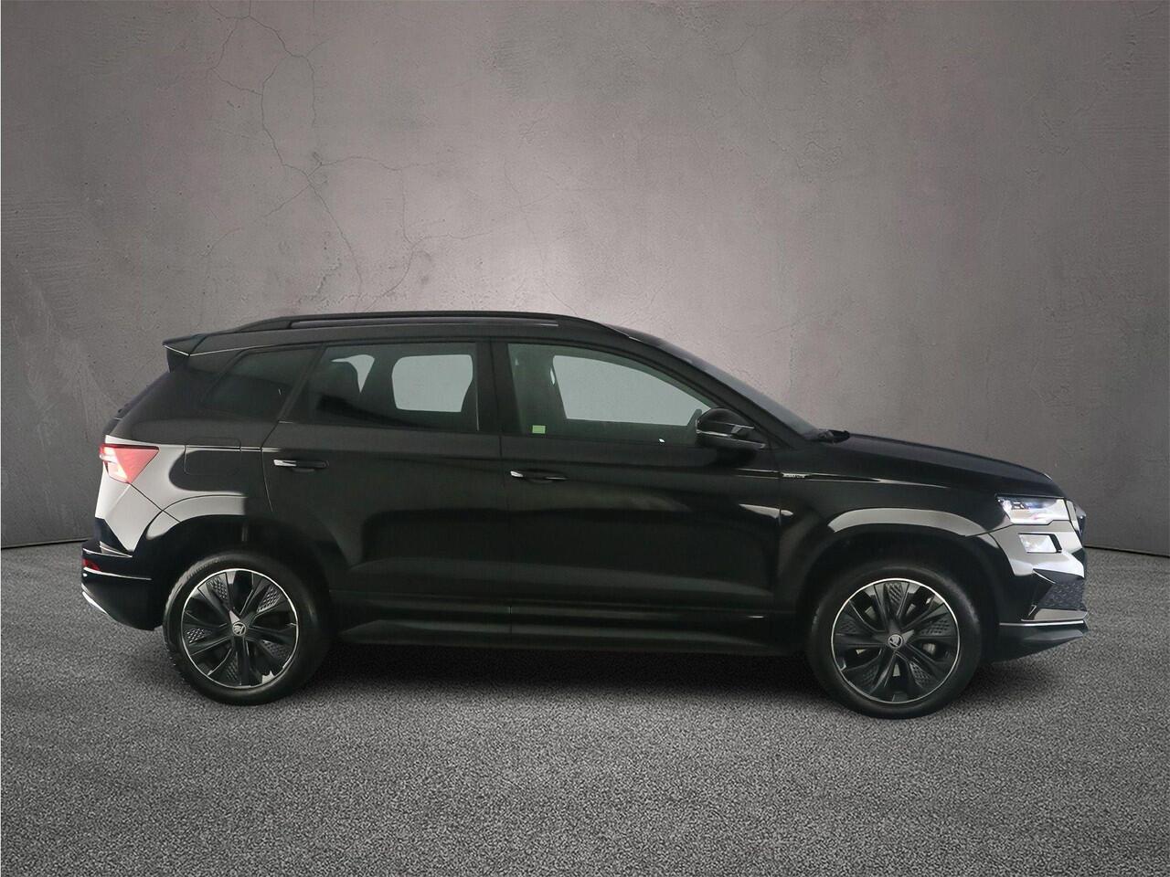 Skoda Karoq Sportline Business 1.5 TSI 150pk DSG Automaat Trekhaak, Adaptive cruise control, LED matrix koplampen, Navigatie, Achteruitrijcamera, Elektrische achterklep