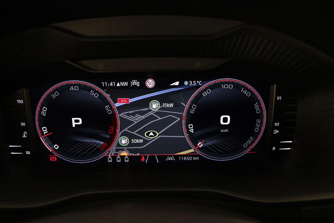 Skoda Karoq Sportline Business 1.5 TSI 150pk DSG Automaat Trekhaak, Adaptive cruise control, Achteruitrijcamera, Elektrische achterklep, Navigatie, LED matrix koplampen