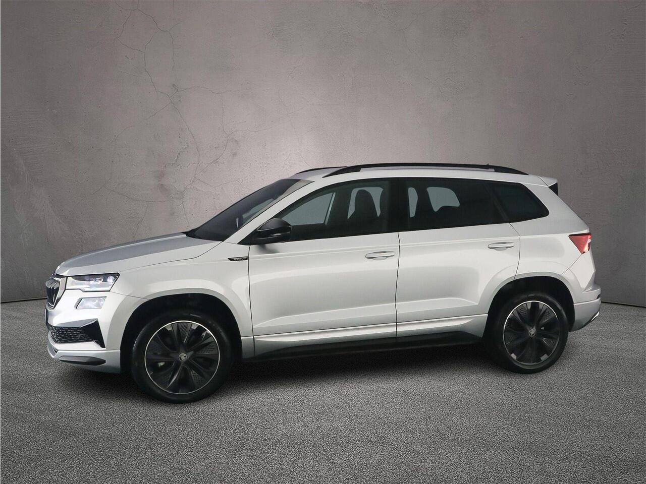 Skoda Karoq Sportline Business 1.5 TSI 150pk DSG Automaat Trekhaak, Adaptive cruise control, Achteruitrijcamera, Elektrische achterklep, Navigatie, LED matrix koplampen