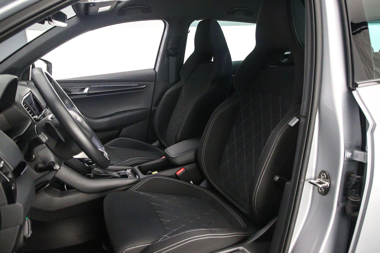 Skoda Karoq Sportline Business 1.5 TSI 150pk DSG Automaat Trekhaak, Adaptive cruise control, Achteruitrijcamera, Elektrische achterklep, Navigatie, LED matrix koplampen