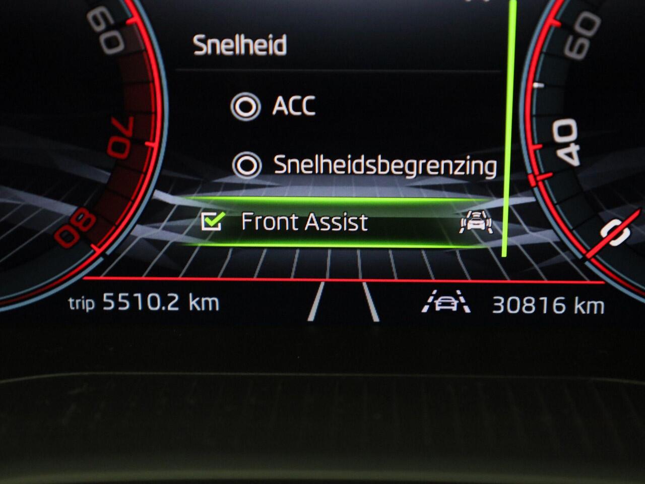 Skoda Karoq 1.5TSI/150PK ACT Sportline DSG · Navigatie · Trekhaak · Apple/Android Car Play · Camera · Einde garantie 11-03-2029 of 60000km.