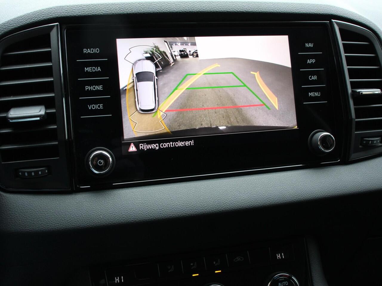 Skoda Karoq 1.5 TSI 150pk DSG ACT Selection | Navigatie | Apple Carplay/Android Auto | Camera | Parkeer sensoren | Adaptive Cruise Control | Lichtmetalen Velgen | Digitale Cockpit