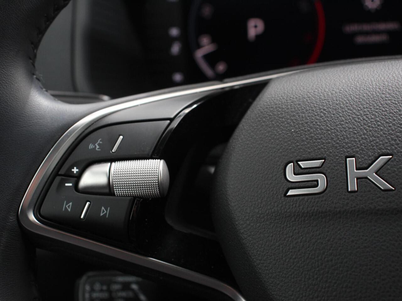 Skoda Karoq 1.5 TSI 150pk DSG ACT Selection | Navigatie | Apple Carplay/Android Auto | Camera | Parkeer sensoren | Adaptive Cruise Control | Lichtmetalen Velgen | Digitale Cockpit