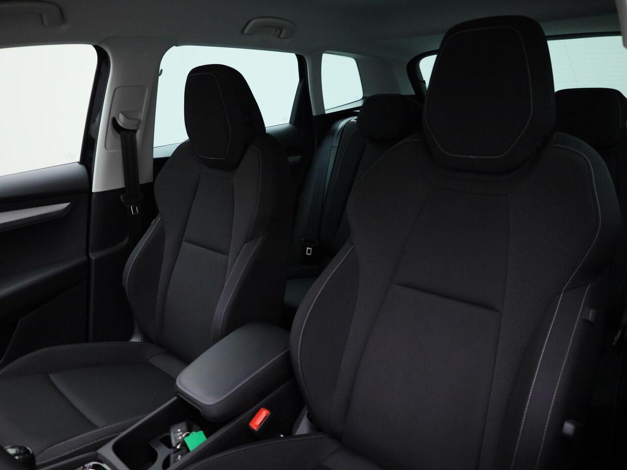 Skoda Karoq 1.0TSI/115PK Selection · Navigatie · Apple/Android Car Play · Camera + Parkeersensoren · Garantie t/m 27-03-2027