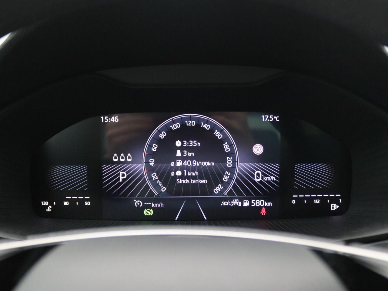 Skoda Karoq 1.5 TSI ACT Business Edition 150PK DSG Achteruitrijcamera, Navi via Apple Carplay/Android Auto, Keyless, Stoel-Stuurverwarming, Clima, 17" LM Velgen
