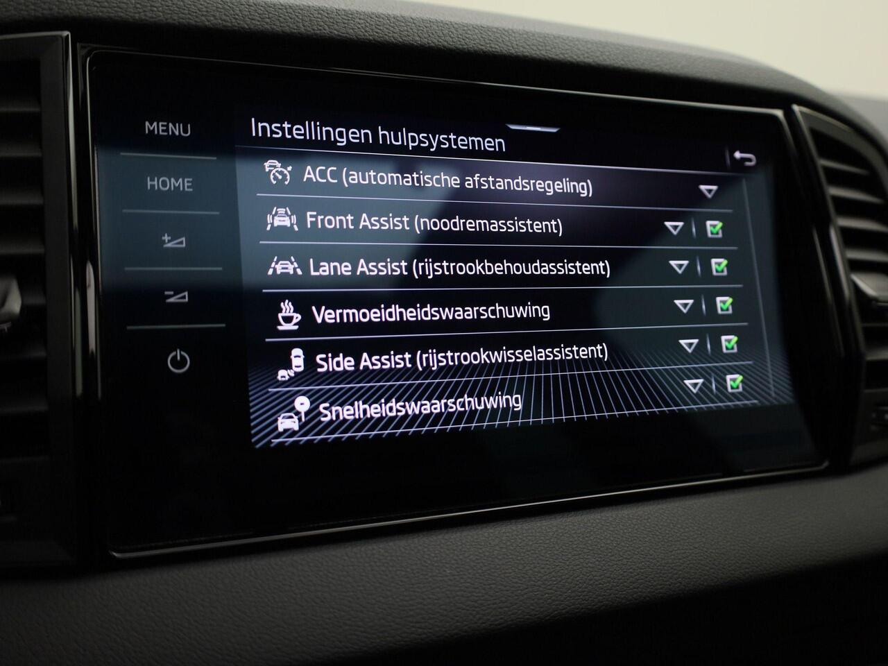 Skoda Karoq 1.5TSI/150PK ACT Sportline DSG · Panoramadak · 360°Camera + Parkeersensoren · Navigatie · Garantie t/m 27-02-2030 of 100000km