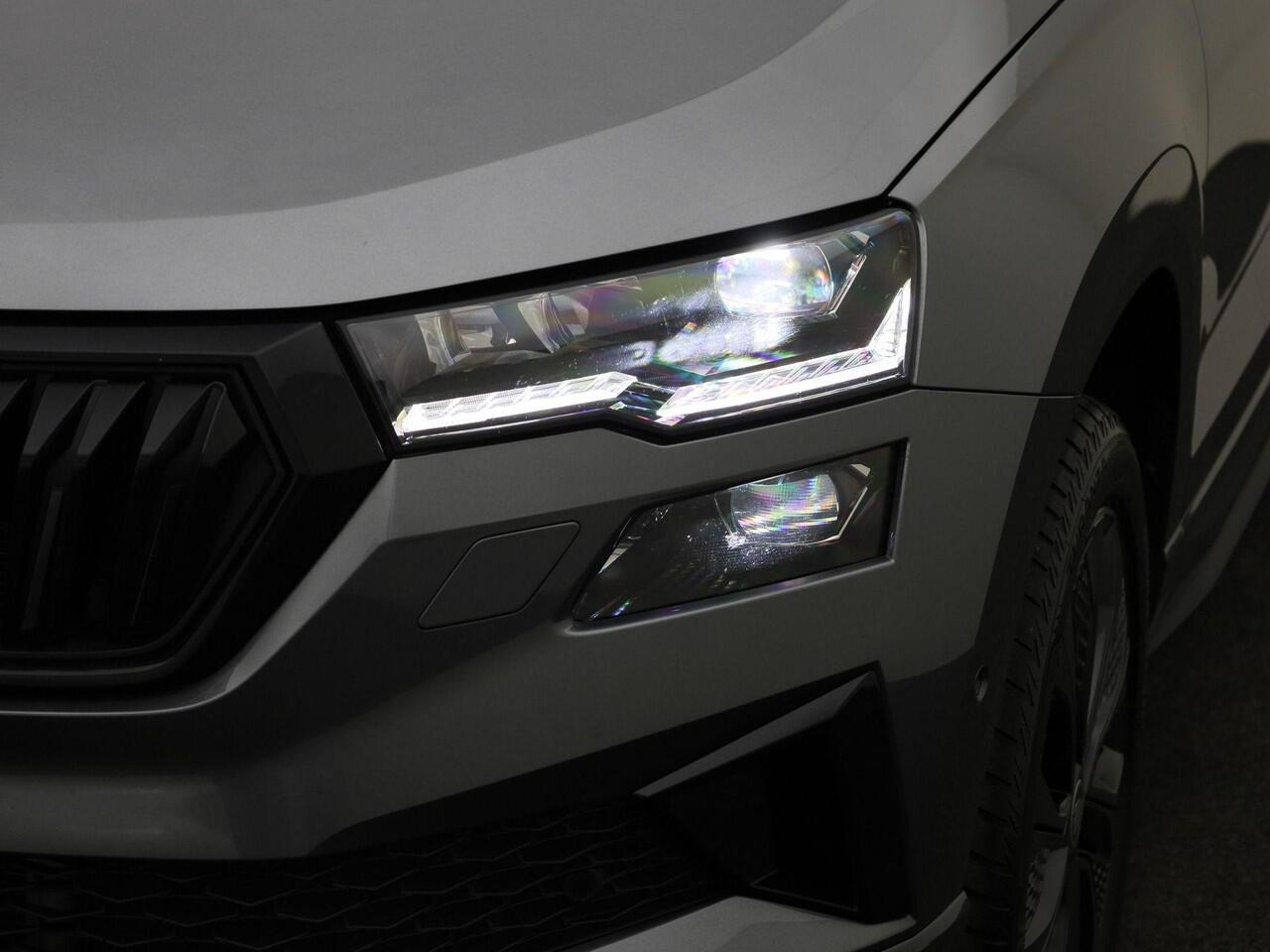 Skoda Karoq 1.5TSI/150PK ACT Sportline DSG · Panoramadak · 360°Camera + Parkeersensoren · Navigatie · Garantie t/m 27-02-2030 of 100000km