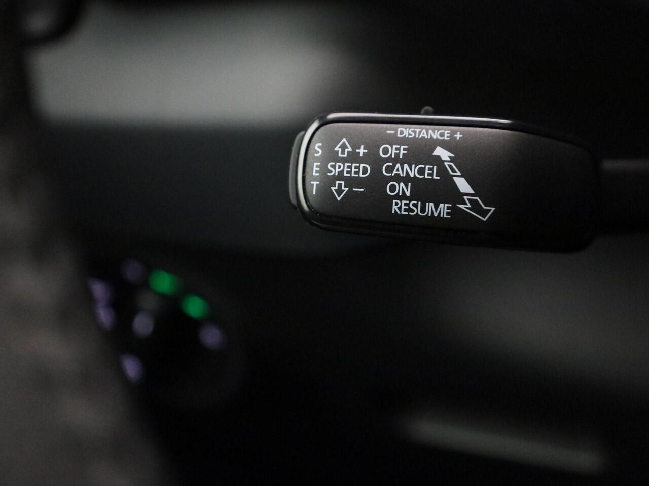 Skoda Karoq 1.5TSI/150PK ACT Sportline DSG · Panoramadak · 360°Camera + Parkeersensoren · Navigatie · Garantie t/m 27-02-2030 of 100000km