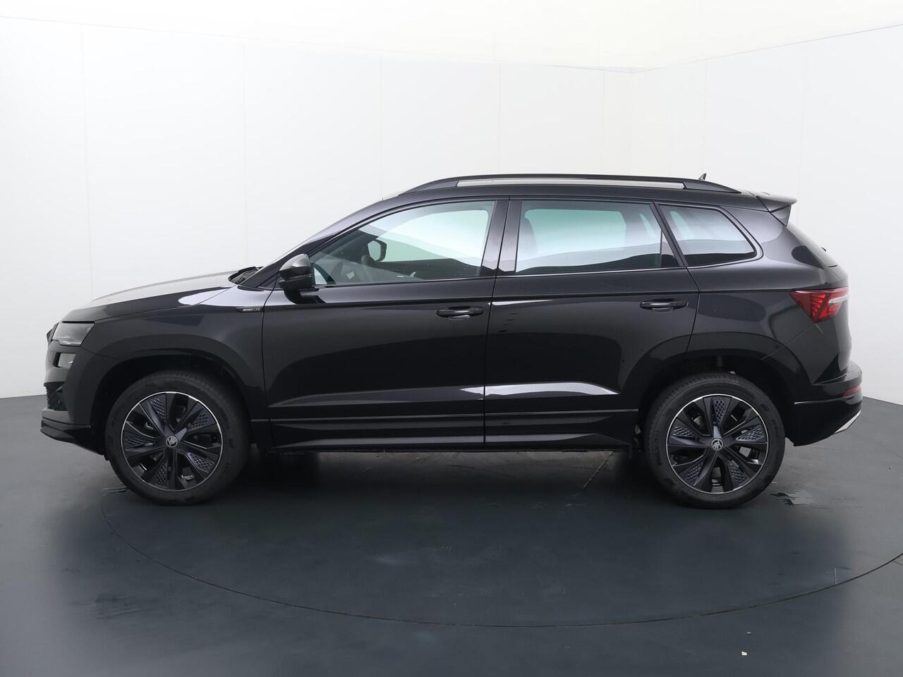 Skoda Karoq Sportline Business 1.5 TSI 150 PK DSG | Automaat | Trekhaak | Sportline lounge interieur | Elektrische achterklep |