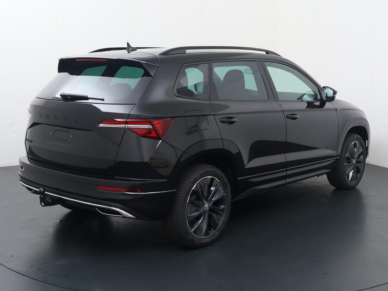 Skoda Karoq Sportline Business 1.5 TSI 150 PK DSG | Automaat | Trekhaak | Sportline lounge interieur | Elektrische achterklep |