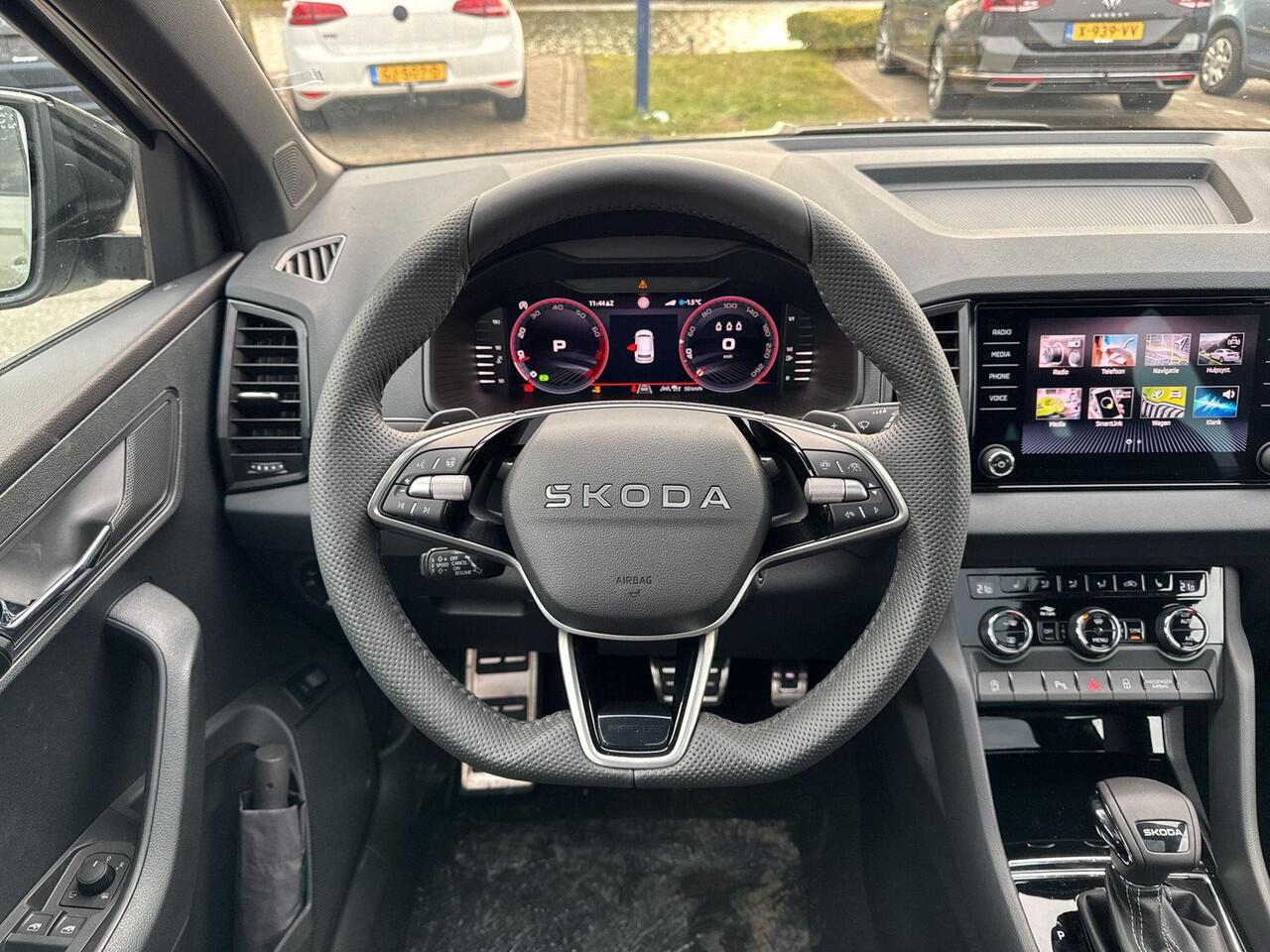 Skoda Karoq 1.5 TSI ACT Sportline Business | Pano | Trekhaak | Elec. klep | A.cam |