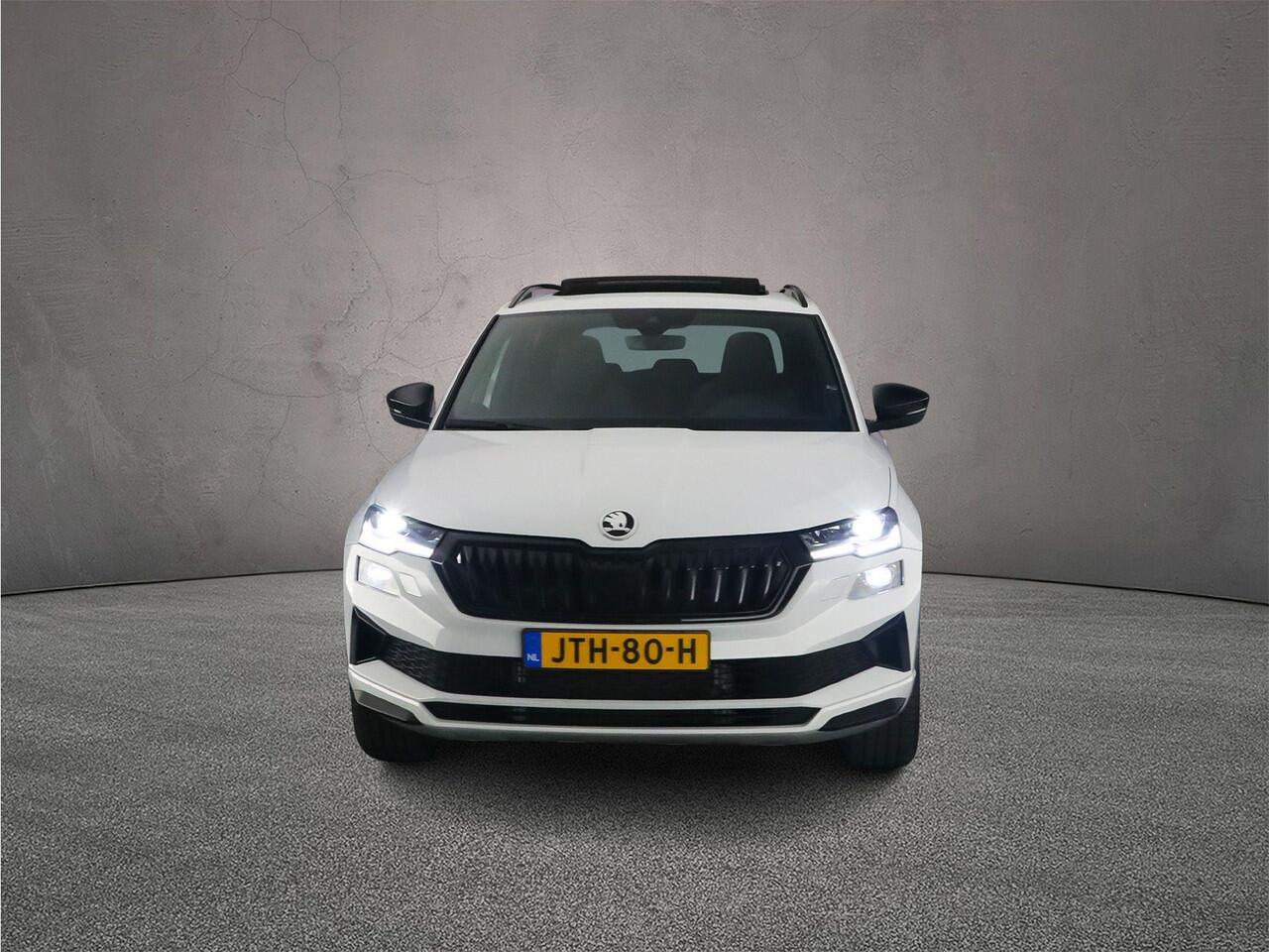 Skoda Karoq Sportline Business 1.5 TSI 150pk DSG Automaat Trekhaak, Panoramadak, CANTON audio, Adaptive cruise control, Elektrische achterklep, LED matrix koplampen