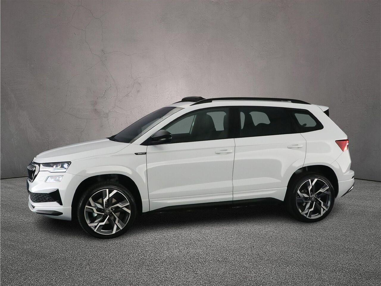 Skoda Karoq Sportline Business 1.5 TSI 150pk DSG Automaat Trekhaak, Panoramadak, CANTON audio, Adaptive cruise control, Elektrische achterklep, LED matrix koplampen