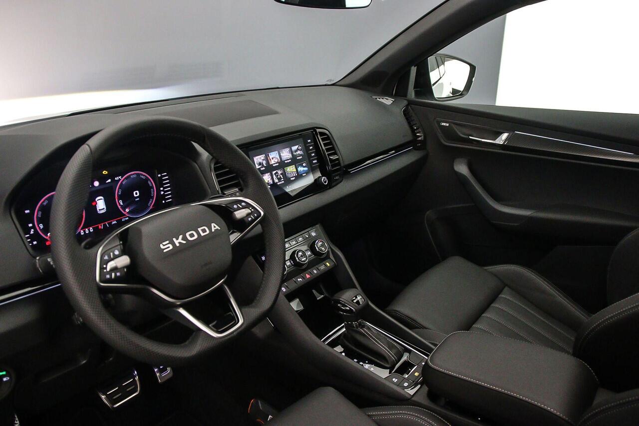 Skoda Karoq Sportline Business 1.5 TSI 150pk DSG Automaat Trekhaak, Panoramadak, CANTON audio, Adaptive cruise control, Elektrische achterklep, LED matrix koplampen