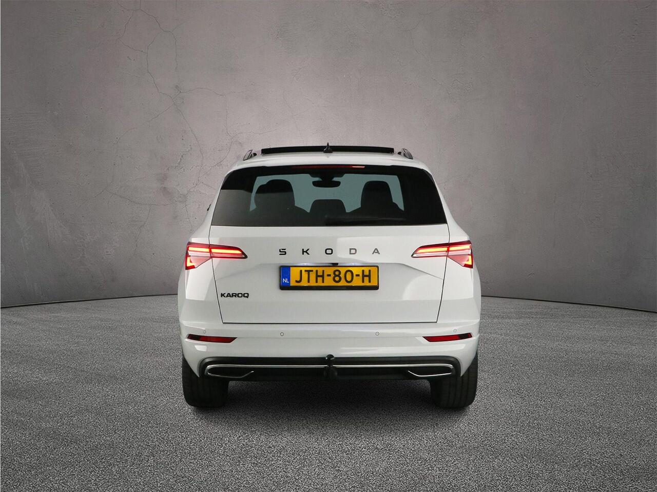 Skoda Karoq Sportline Business 1.5 TSI 150pk DSG Automaat Trekhaak, Panoramadak, CANTON audio, Adaptive cruise control, Elektrische achterklep, LED matrix koplampen