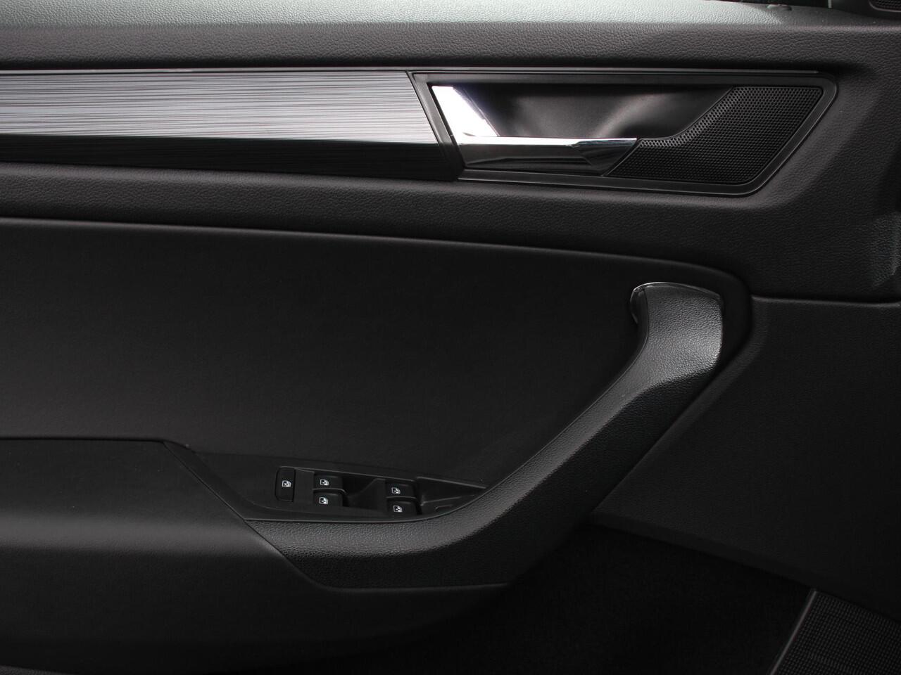 Skoda Kodiaq 1.5 TSI 150pk Automaat Ambition 7 persoons | Navigatie | Climate control | Cruise control | Camera | Lichtmetalen velgen | Parkeer sensoren | Stoelverwarming voor