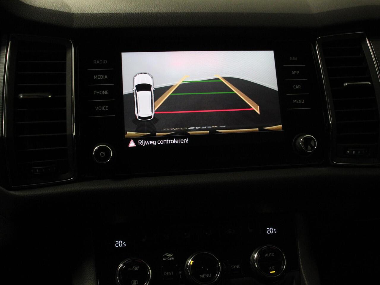 Skoda Kodiaq 1.5 TSI 150pk Automaat Ambition 7 persoons | Navigatie | Climate control | Cruise control | Camera | Lichtmetalen velgen | Parkeer sensoren | Stoelverwarming voor