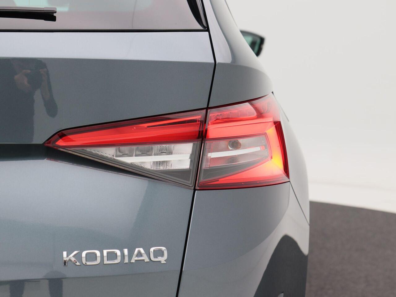 Skoda Kodiaq 1.5 TSi 150 Pk Automaat Business Edition 7-Pers. | Matrix LED | Navigatie | Keyless | Stoelverwarming | Parkeersensoren | 18 Inch | Trekhaak | 70.728 Km!!