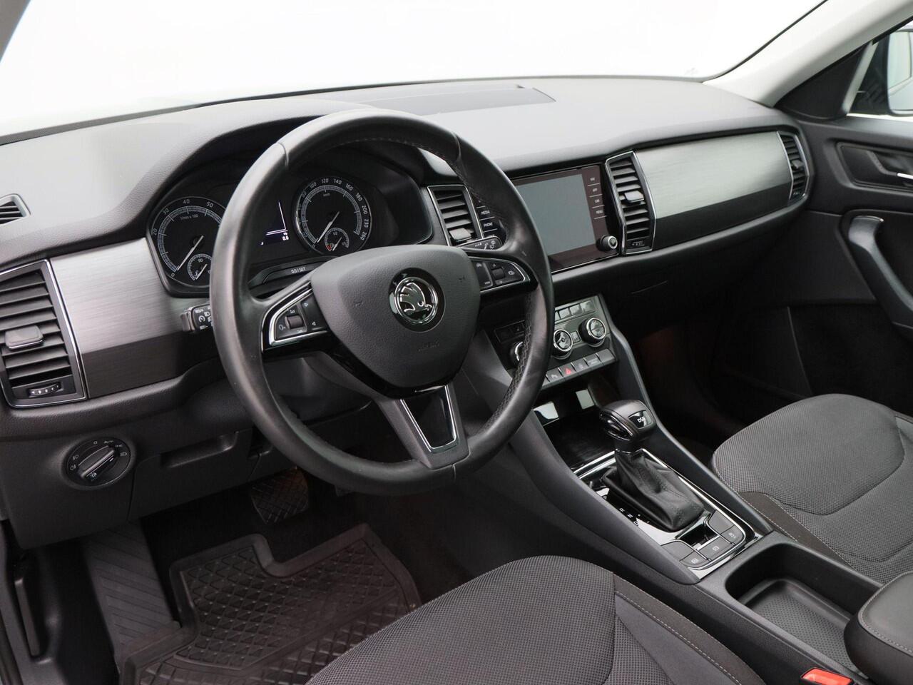 Skoda Kodiaq 1.5 TSi 150 Pk Automaat Business Edition 7-Pers. | Matrix LED | Navigatie | Keyless | Stoelverwarming | Parkeersensoren | 18 Inch | Trekhaak | 70.728 Km!!