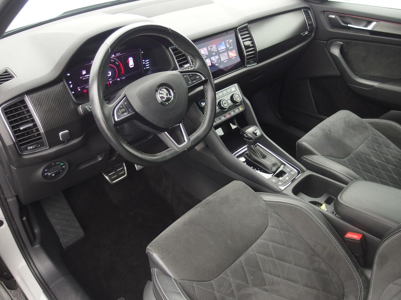 Skoda Kodiaq 2.0 TSI 4x4 Sportline Business TREKHAAK / PANORAMADAK / FULL LED / CAMERA / CANTON / KEYLESS / STOELVERW / SFEER / NL-AUTO / 1STE EIG