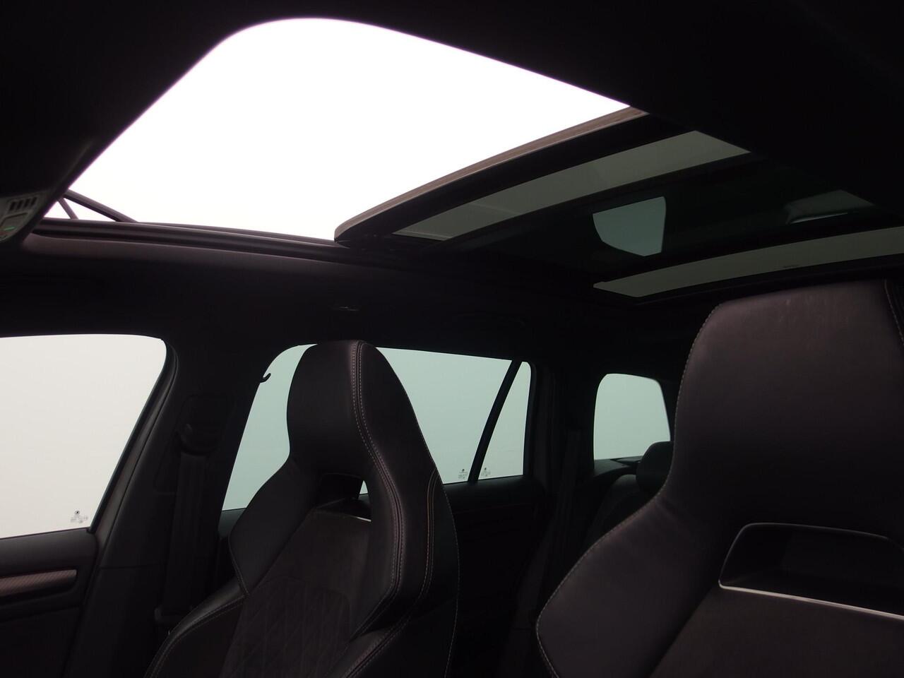 Skoda Kodiaq 2.0 TSI 4x4 Sportline Business TREKHAAK / PANORAMADAK / FULL LED / CAMERA / CANTON / KEYLESS / STOELVERW / SFEER / NL-AUTO / 1STE EIG